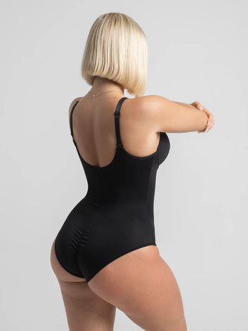 Licht doorschijnende body met elegante details